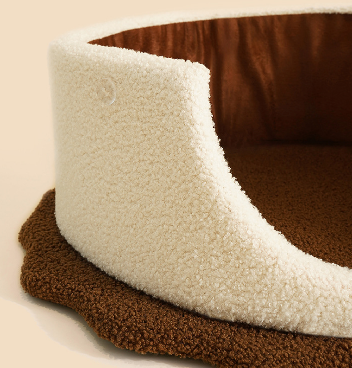 Chenpet Wholesale New Design Pet Biscuit Shape Plush Beds
