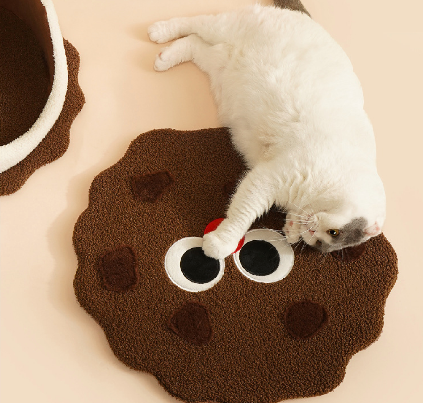 Chenpet Wholesale New Design Pet Biscuit Shape Plush Beds