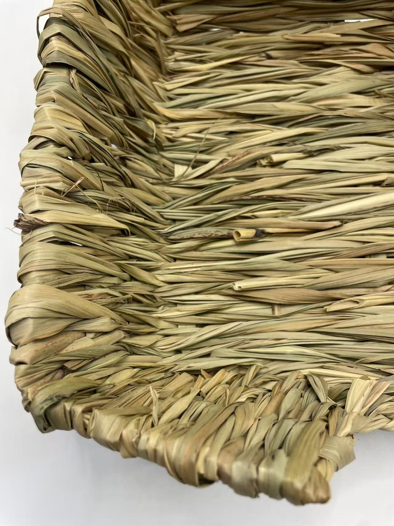 Chenpet Wholesale Customized Grass Natural Small Pets Hideout Grass Houses