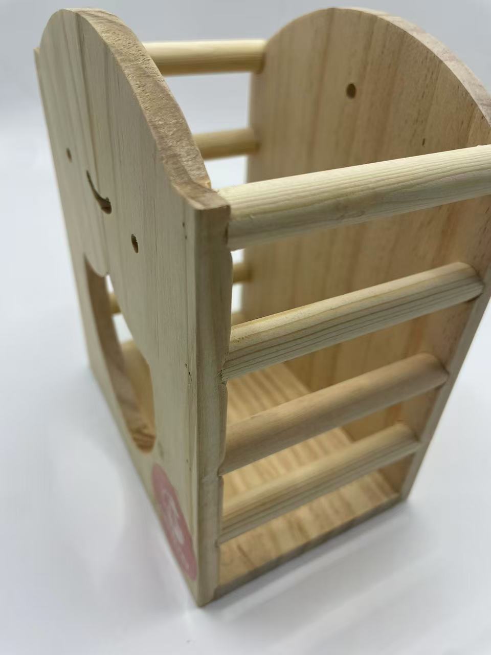 Chenpet Manufacturer Small Pets Customized Wood Grass Hay Rack