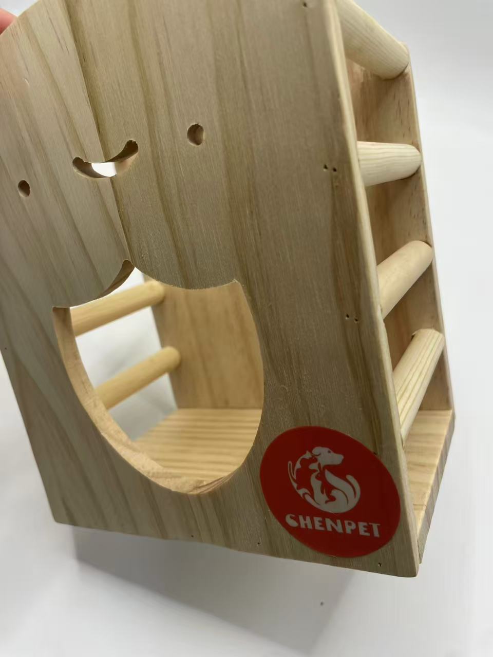 Chenpet Manufacturer Small Pets Customized Wood Grass Hay Rack