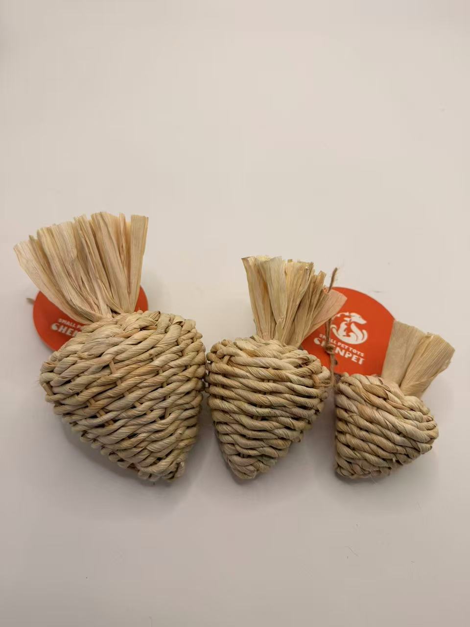 Chenpet Natural Corn Husk Small Pet Chewing Toys