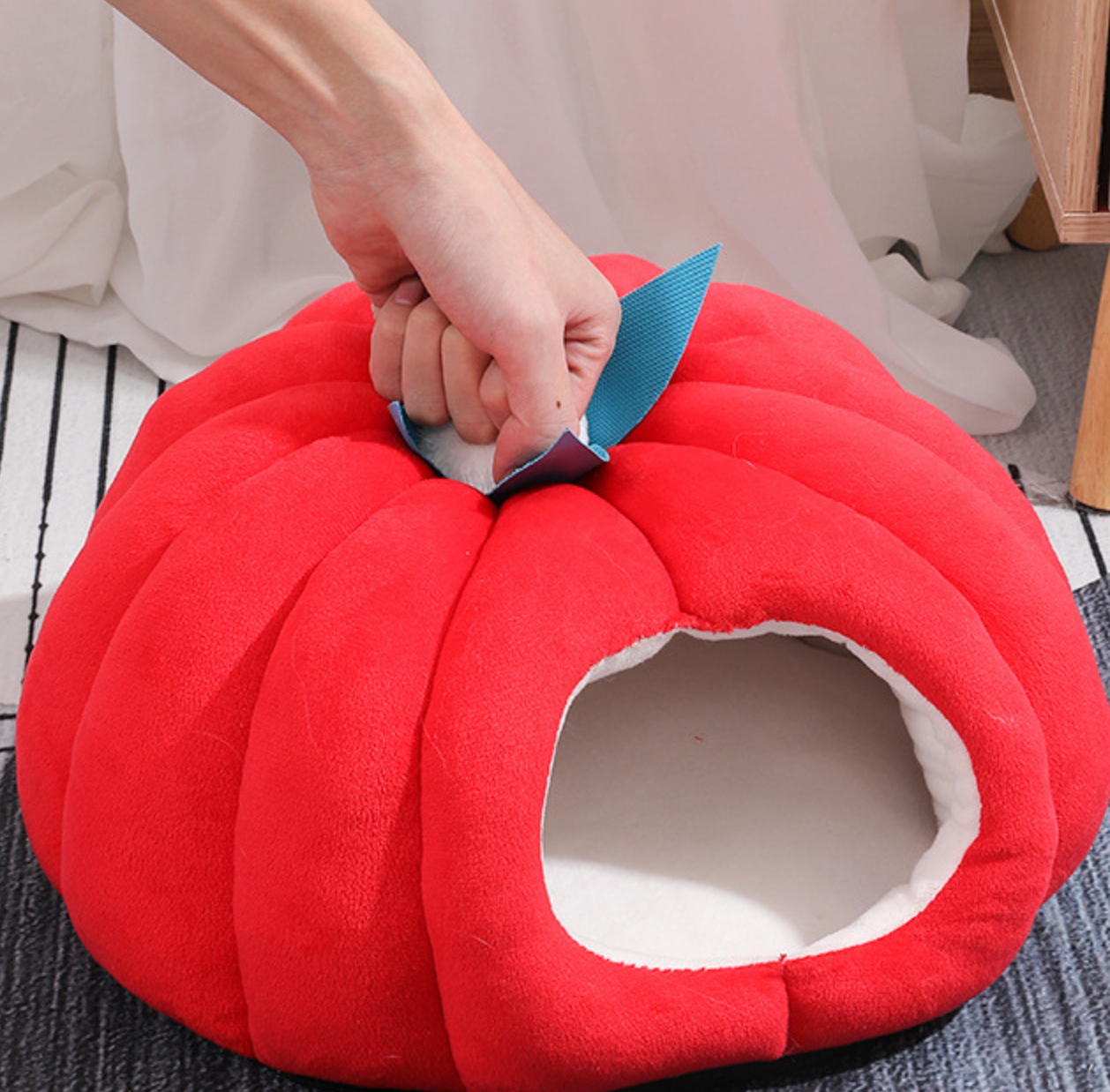 Chenpet High Quality Pumpkin Style Cat Beds Cat Caves