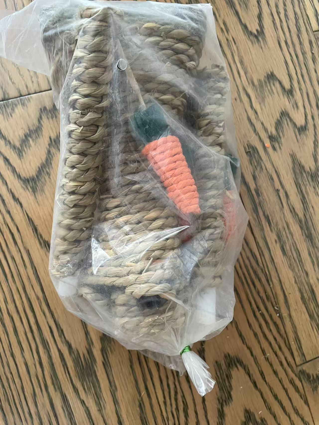 Chenpet Sisal Rope Carrot Tree Small Pets Play Toys