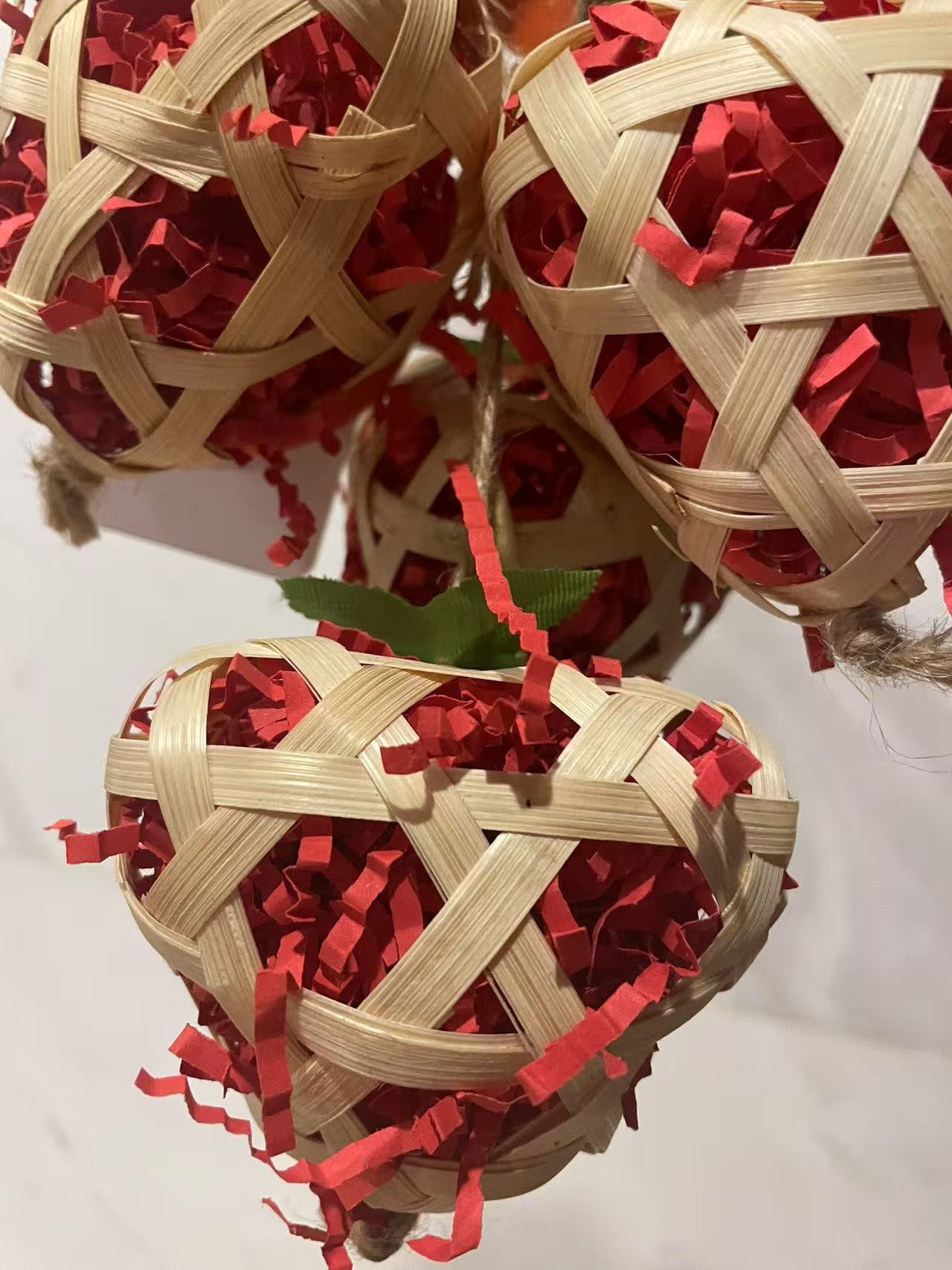 Chenpet Wholesale Natural Strawberry Design Small Pet Toys