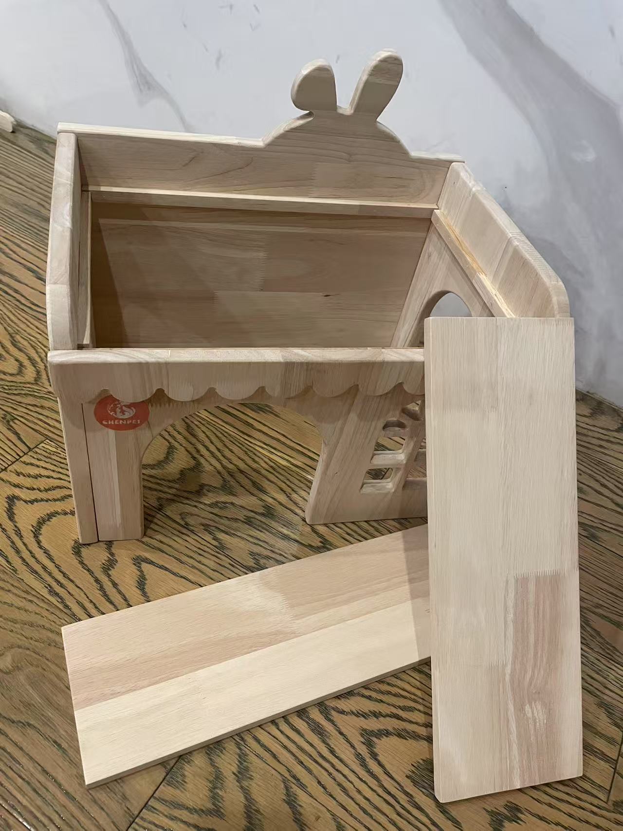 Chenpet Wholesale Durable Rabbit Small Pet Pine Wood House