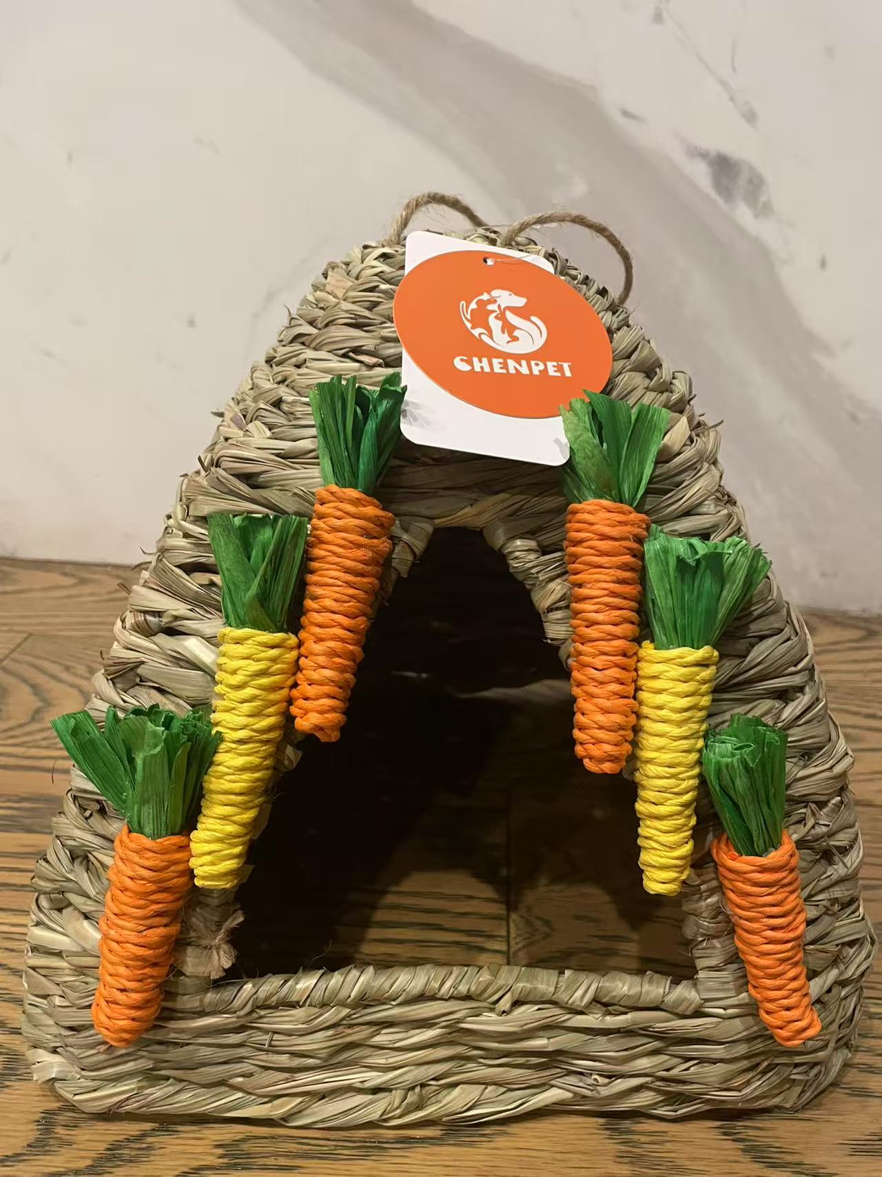 Chenpet New Design Carrot Style Natural Reed Grass Small Pet House