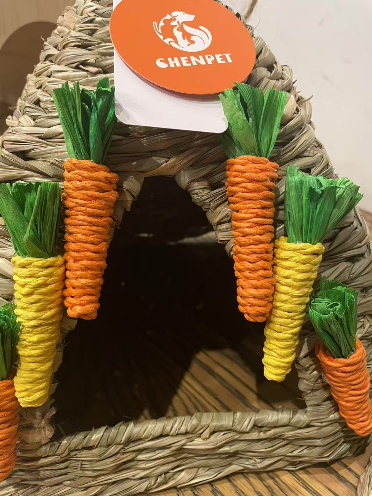 Chenpet New Design Carrot Style Natural Reed Grass Small Pet House