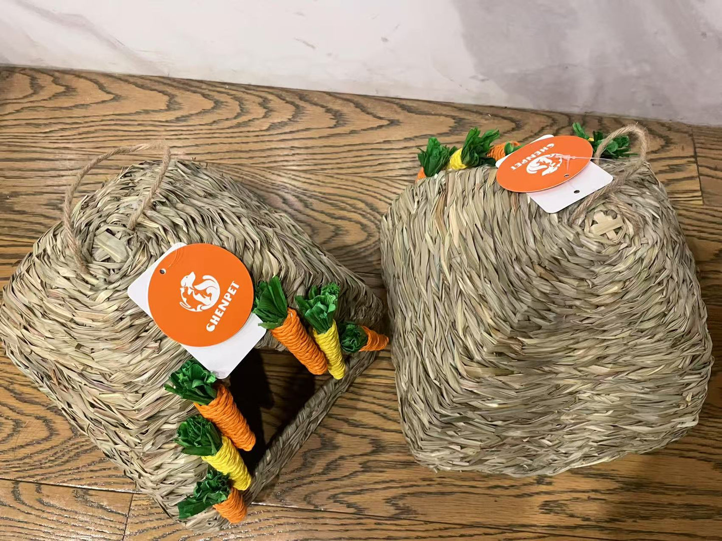 Chenpet New Design Carrot Style Natural Reed Grass Small Pet House
