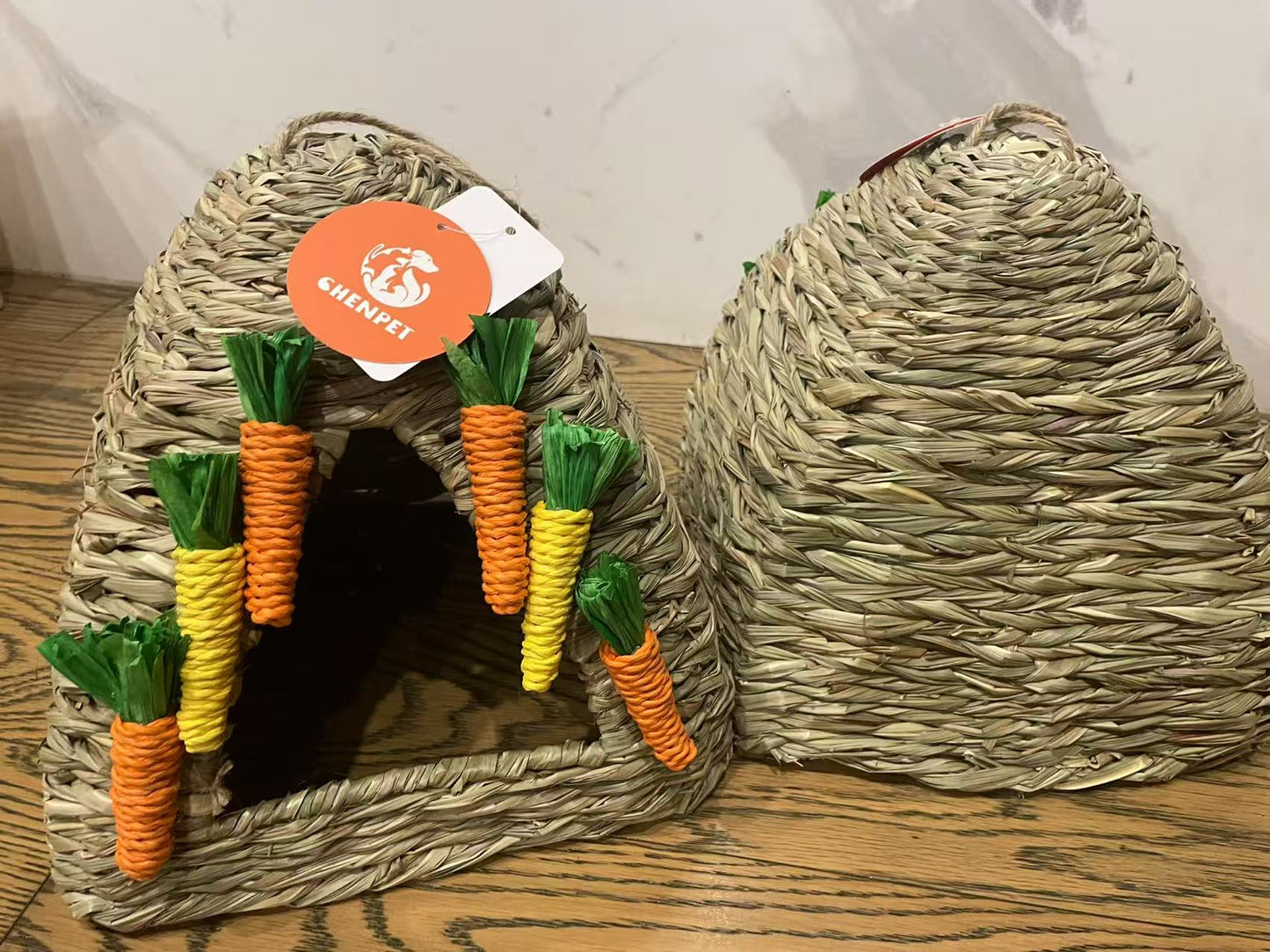 Chenpet New Design Carrot Style Natural Reed Grass Small Pet House