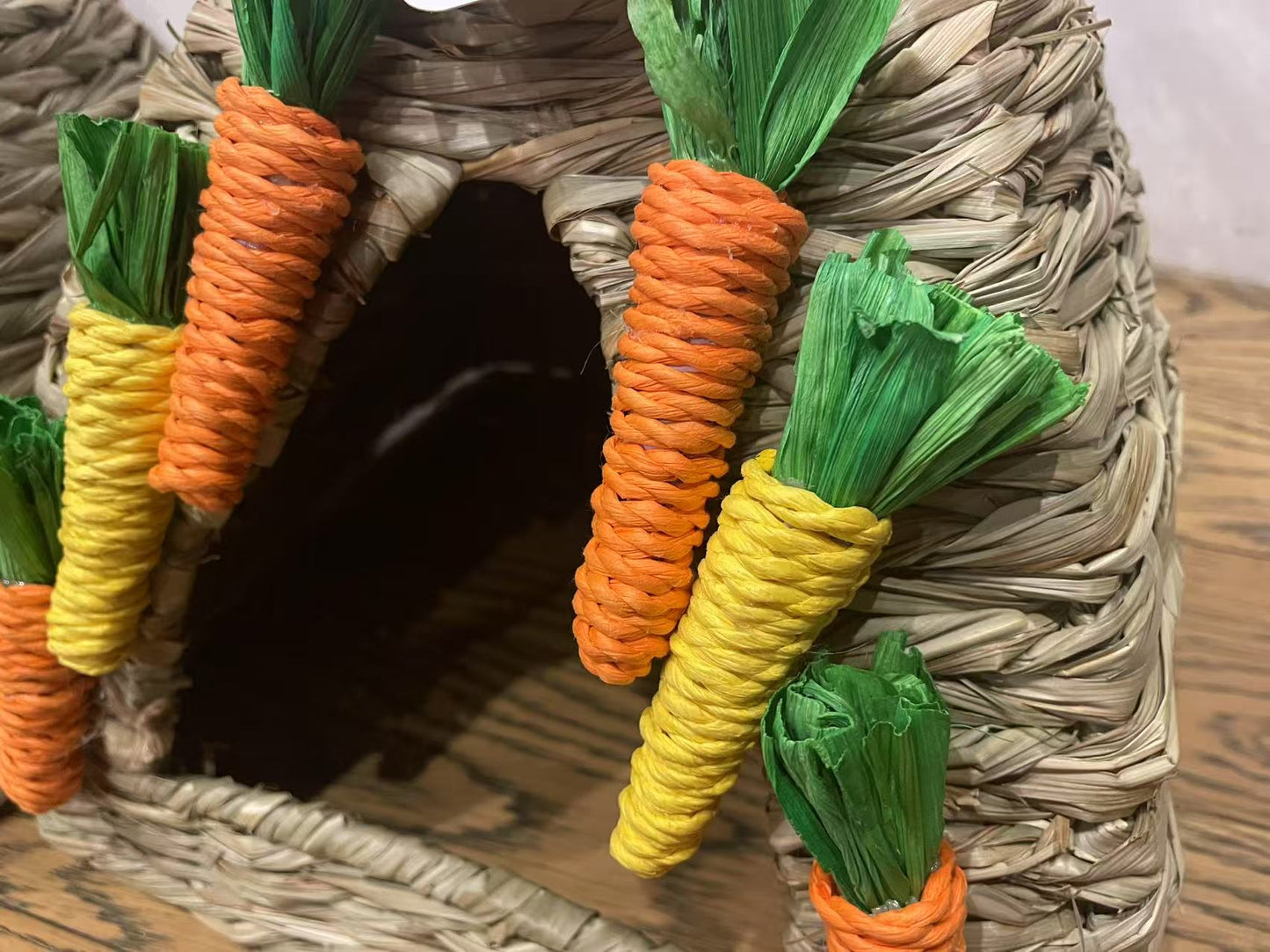Chenpet New Design Carrot Style Natural Reed Grass Small Pet House