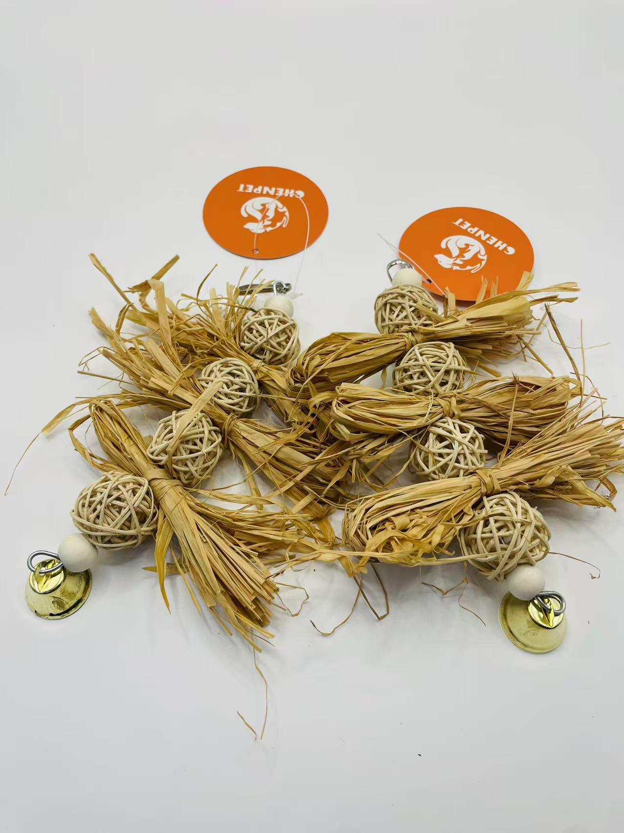 Chenpet Natural Corn Husk Small Pet Products Chewing Toys