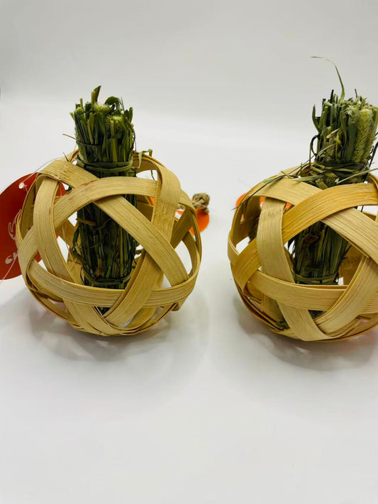 Chenpet Natural Ball Small Pets Chewing Grass Toys