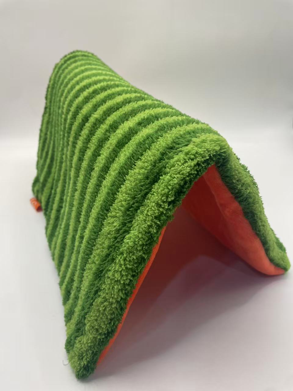 Chenpet Hot Selling Winter Watermelon Design Small Pets Folding Play Tunnels
