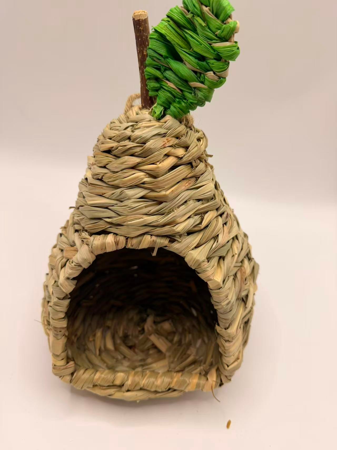 Chenpet Wholesale  Hand Made Pear Design Small Pets Grass House