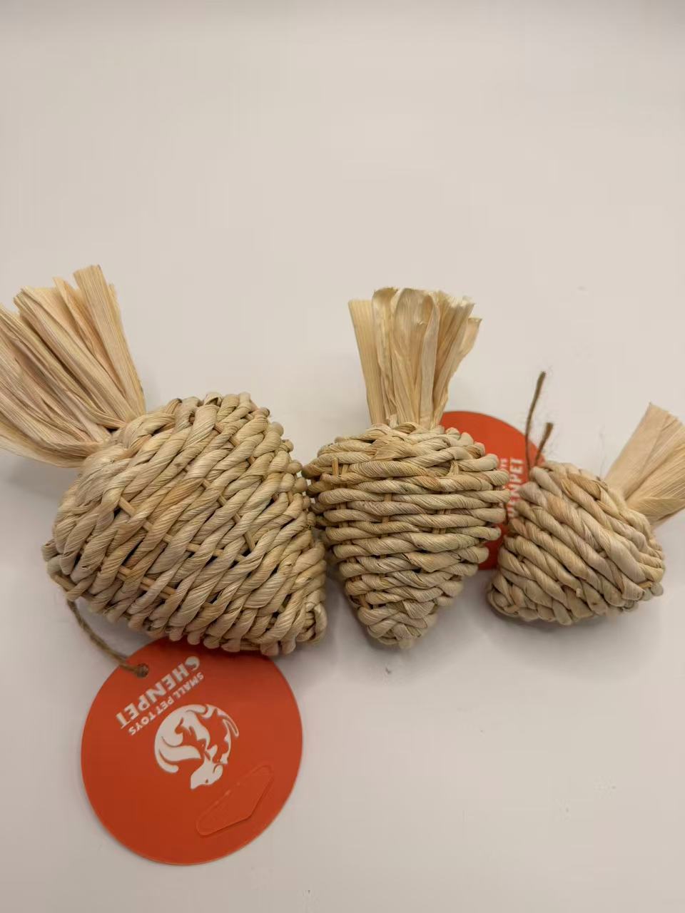 Chenpet Natural Corn Husk Small Pet Chewing Toys