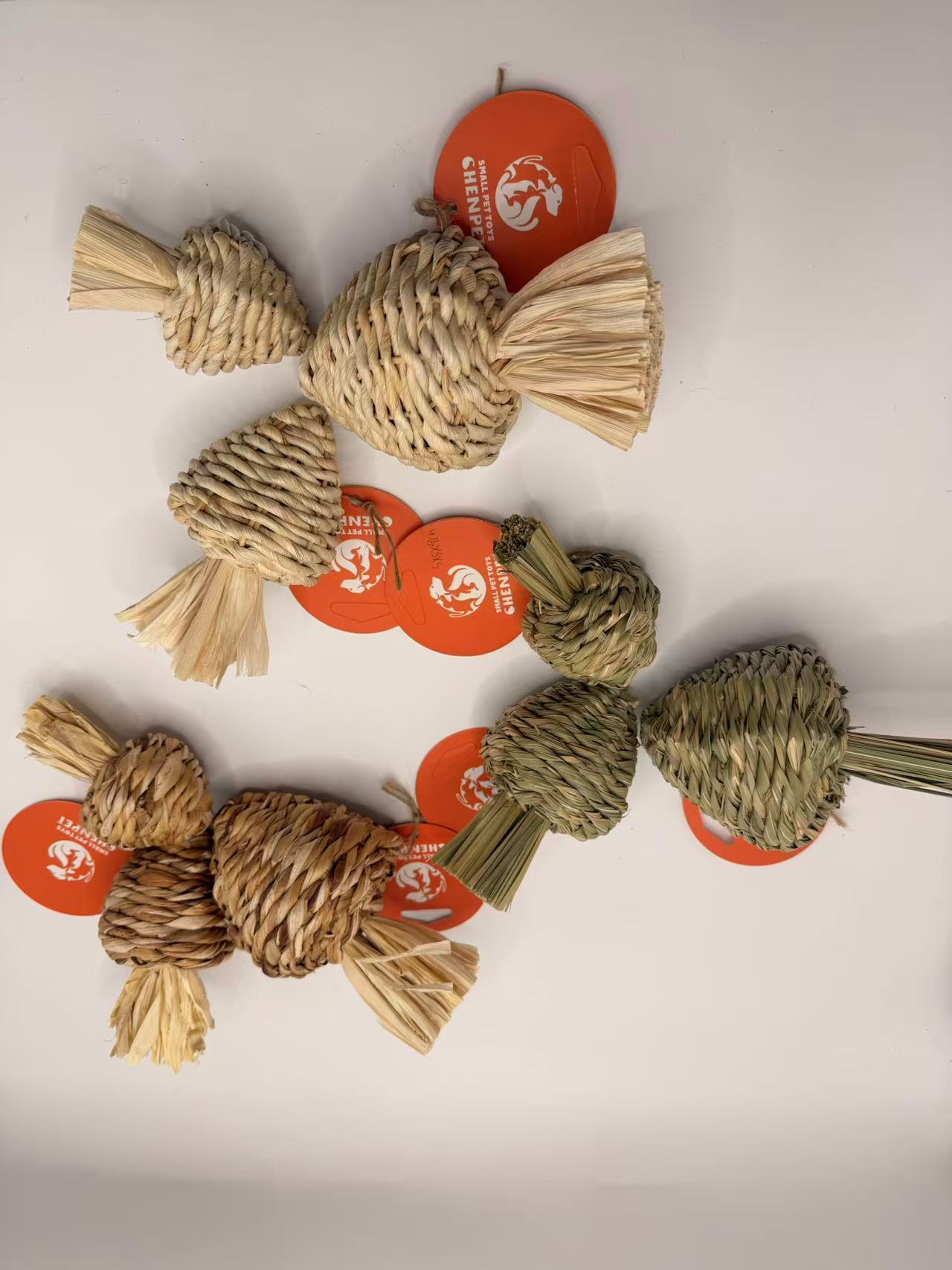 Chenpet Natural Corn Husk Small Pet Chewing Toys