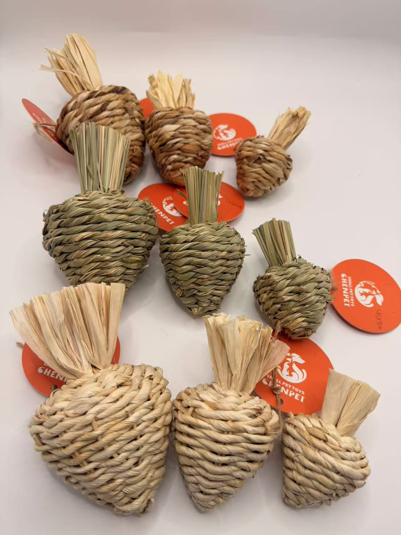 Chenpet Natural Corn Husk Small Pet Chewing Toys