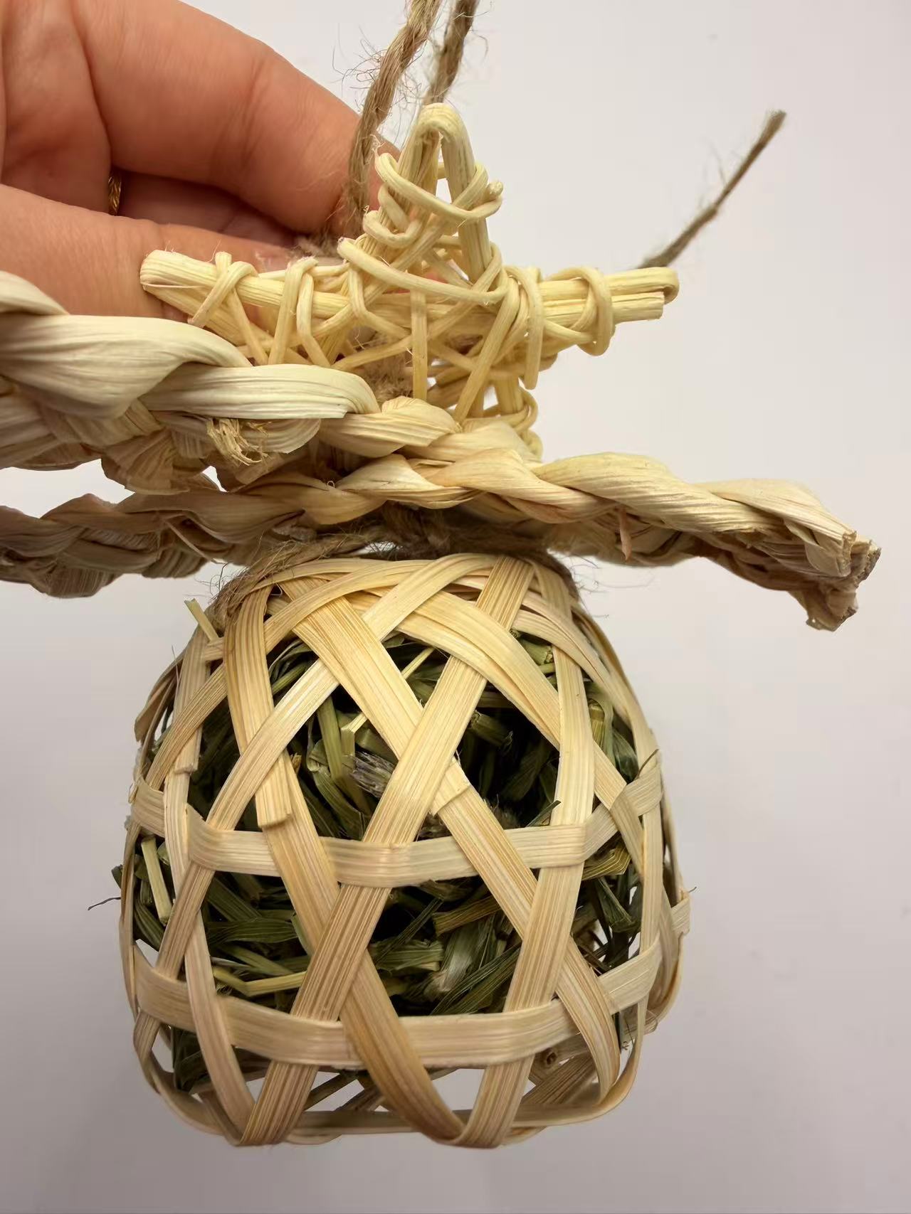 Chenpet Natural Handmade Small Pets Play Chewing Toys
