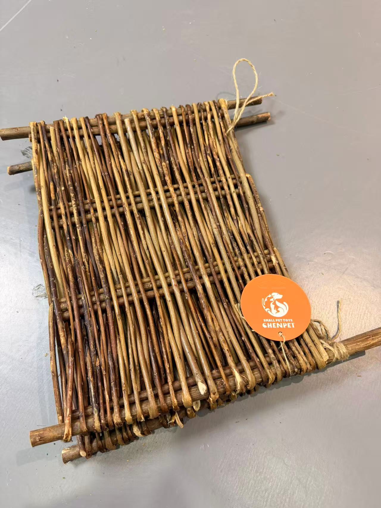 Chenpet Wholesale Wicker Handmade Small Pets Hide Out