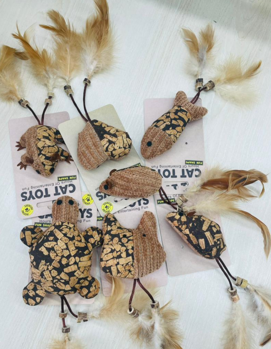 Chenpet Manufacturer Wholesale Cork Frog Mouse Cat Toy With Feather