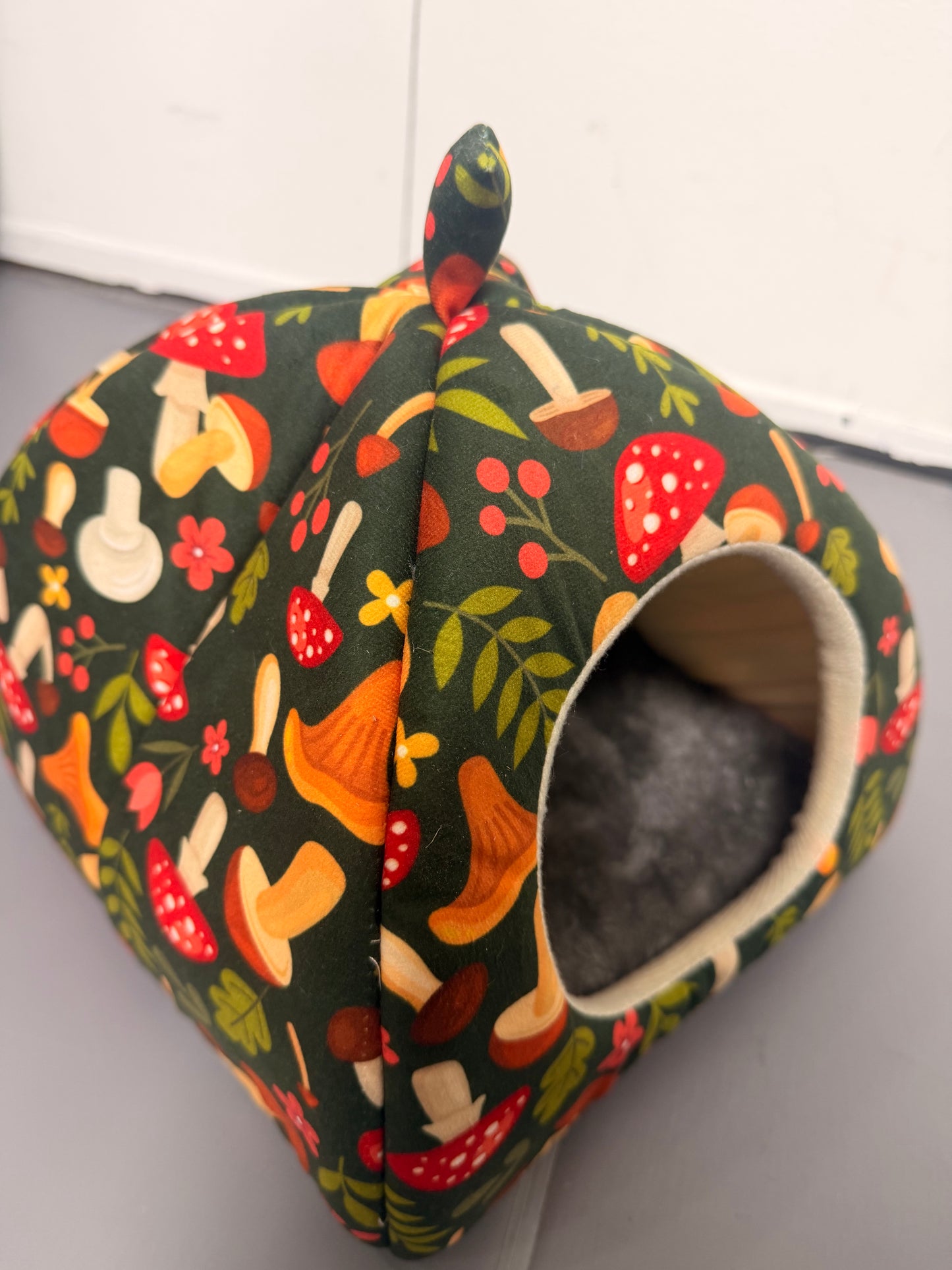 Chenpet High Quality Customized Pattern Cozy Small Pet Beds & Tunnels