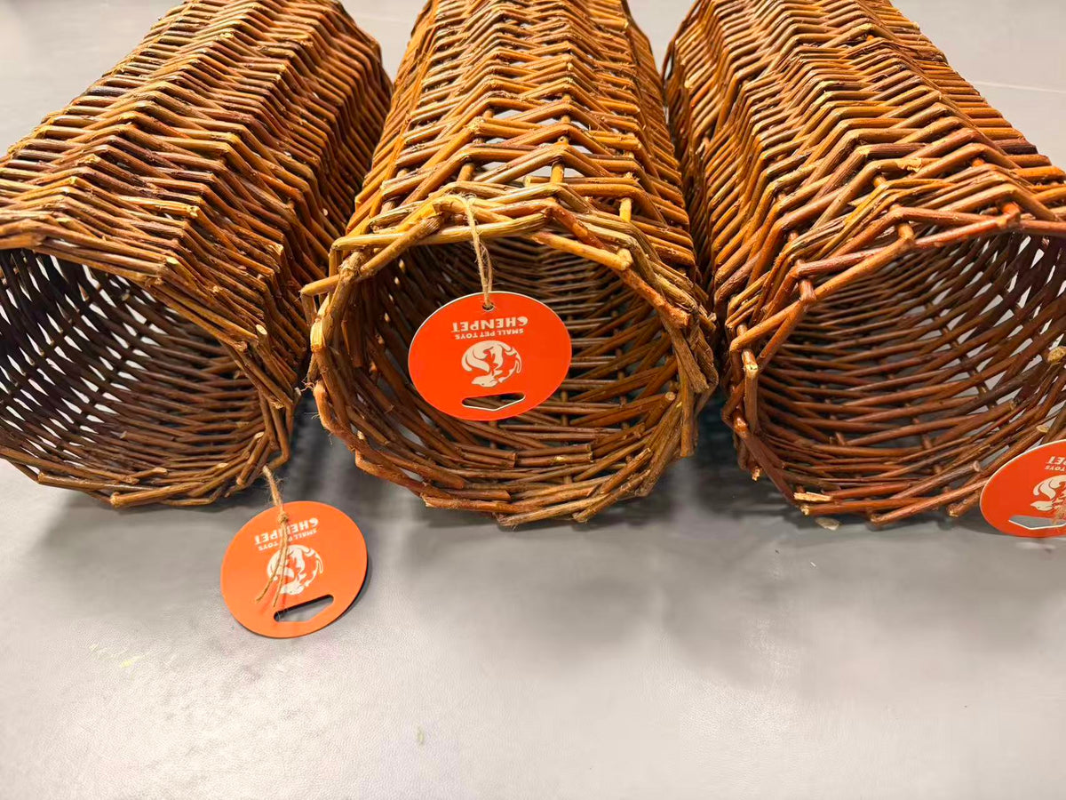 Chenpet Wholesale Amazing Quality Customized Willow Small Pet Toys & tunnels& tents