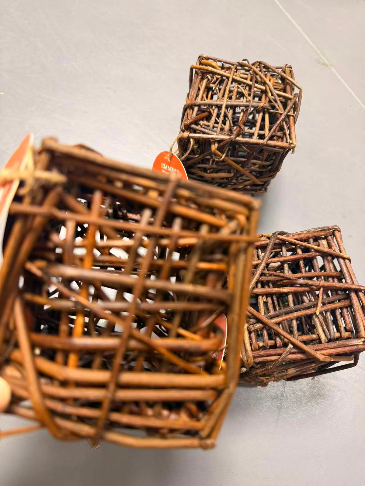 Chenpet Wholesale Amazing Quality Customized Willow Small Pet Toys & tunnels& tents