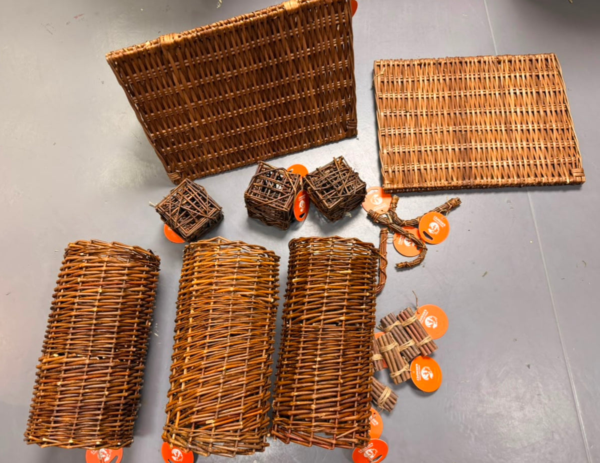Chenpet Wholesale Amazing Quality Customized Willow Small Pet Toys & tunnels& tents
