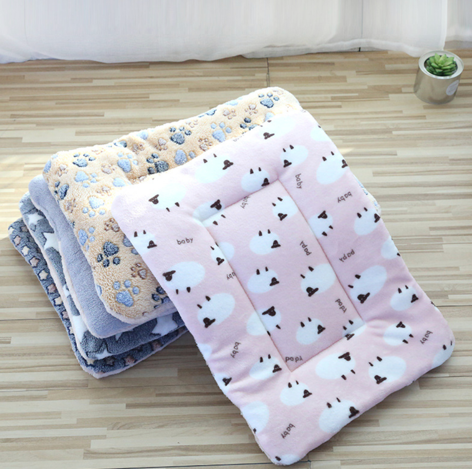 Chen Pet Wholesale Flannel Warm Pet Mat Multiple Size Customized Cats And Dog Mats
