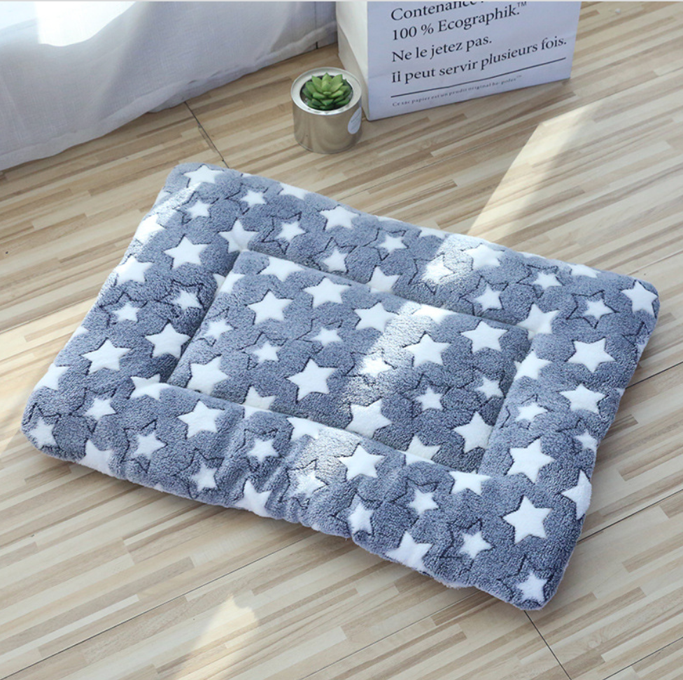 Chen Pet Wholesale Flannel Warm Pet Mat Multiple Size Customized Cats And Dog Mats