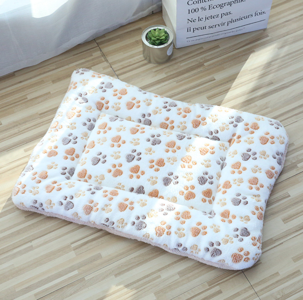 Chen Pet Wholesale Flannel Warm Pet Mat Multiple Size Customized Cats And Dog Mats